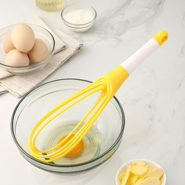 Foldable handheld whisk beater for cake batter, cream and pancake mix
